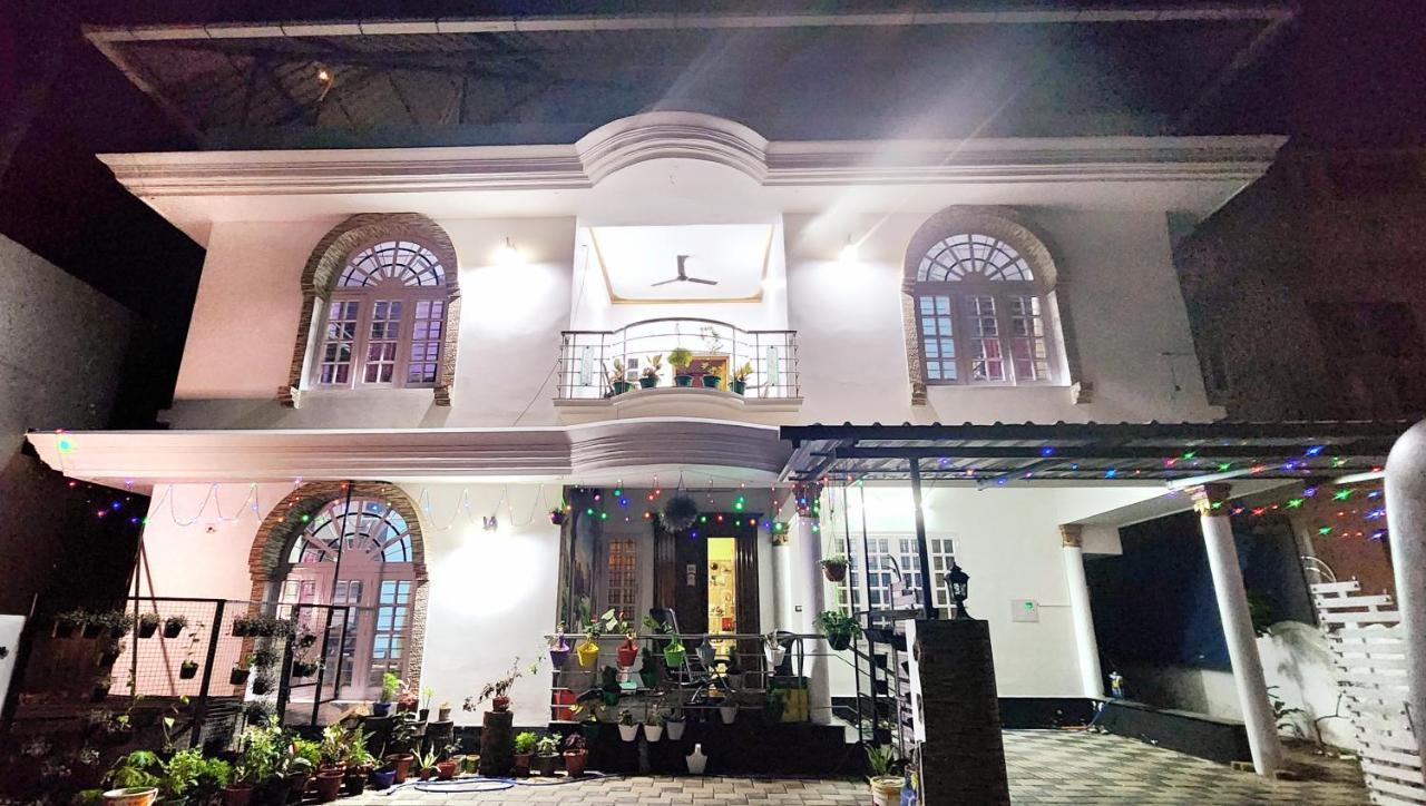 فندق Jj'S White House Thrissur المظهر الخارجي الصورة